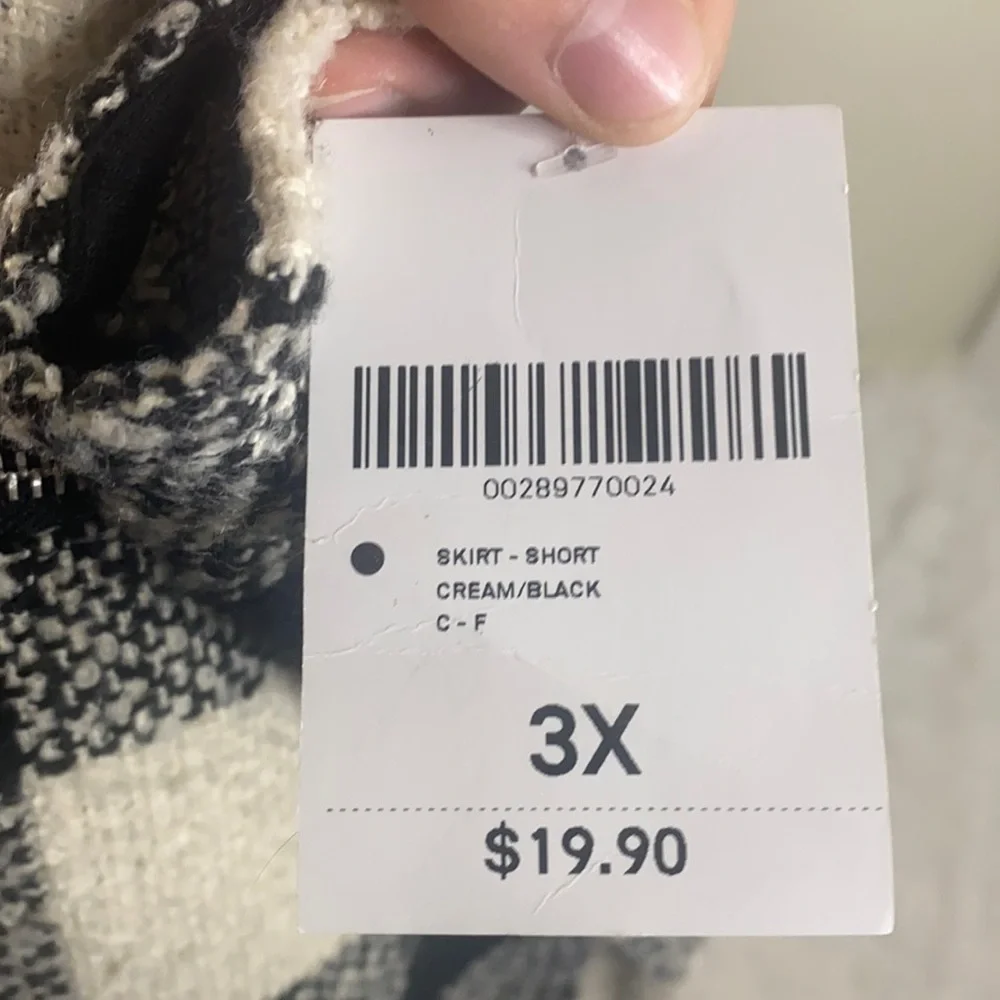 Forever 21 PLUS Black & White Plaid Wool Blend Mini Skirt - Picture 2 of 5